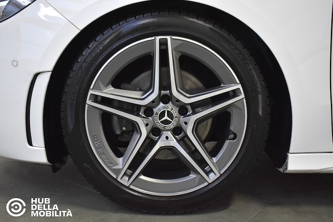 MERCEDES-BENZ B 180 d Automatic Premium